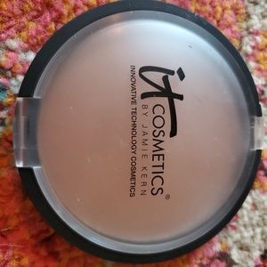 Matte bronzer